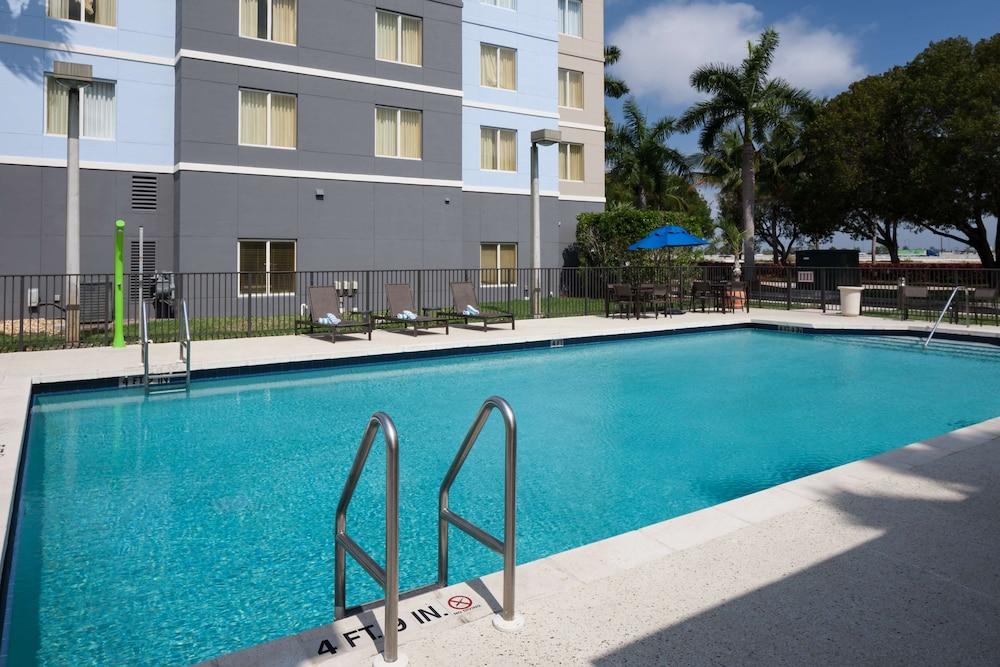 Homewood Suites Miami Airport/Blue Lagoon Exterior photo